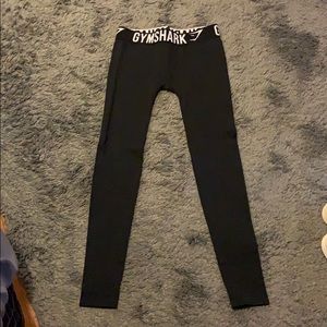 Black gym shark leggings